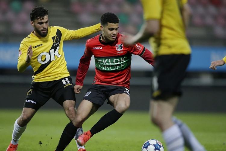 教育专家举 教育专家举