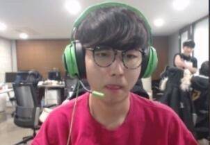 他缺乏自信 他缺乏自信